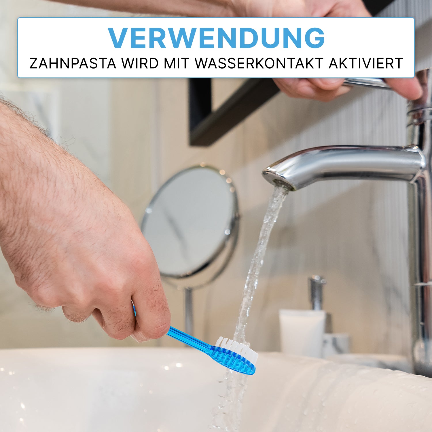 A person holds an ARNOMED disposable toothbrush with toothpaste from ARNOWA GmbH under running water from a bathroom faucet. In the background, there is a mirror and the faucet. The German text indicates that the toothpaste is activated upon contact with water. Box: 100 pieces.