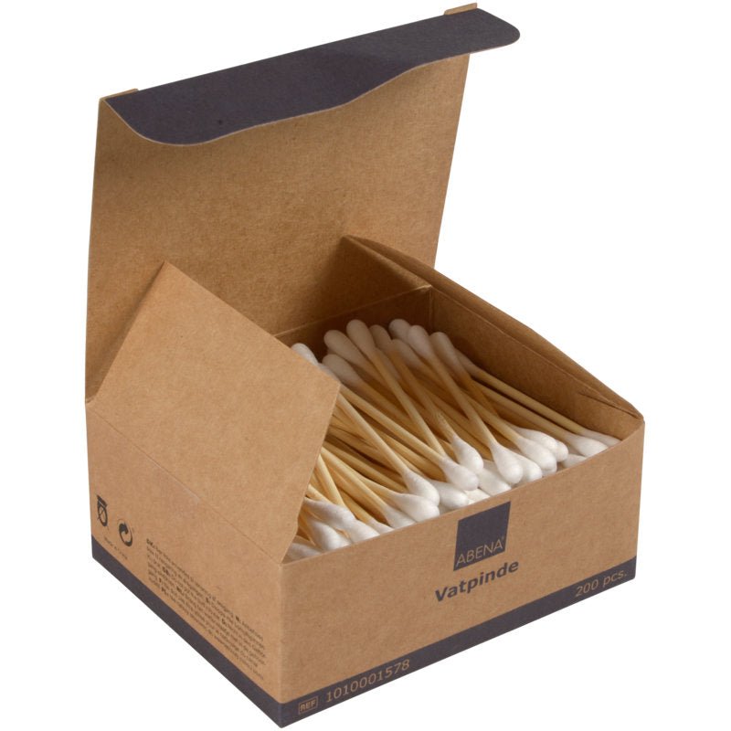 An open brown box labeled "Abena vatpinde" contains 200 bamboo/cotton swabs (7.5 cm) from Abena Re-Seller GmbH. The box is partially filled and offers easy access to the eco-friendly cotton swabs.