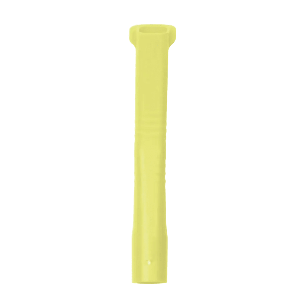 Against a flawlessly white background, a cap of the AMPri MED-COMFORT dental suction cannulas for adults in a yellow hue, made of plastic by AMPri Handelsgesellschaft mbH, stands.