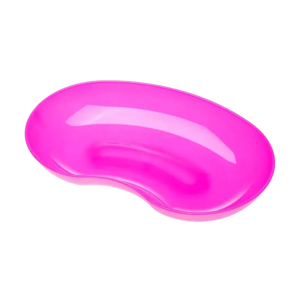 A kidney-shaped kidney bowl made of AMPri MED-COMFORT plastic in bright pink with smooth edges and a shiny surface. The 24 cm large, 600 ml capacity medical aid from AMPri Handelsgesellschaft mbH is empty and stands on a plain white background.