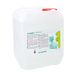 A spacious white container with a carrying handle, containing 'B.Braun Prontoderm® solution for MRE decolonization of skin and mucous membranes' by B. Braun Deutschland GmbH & Co. KG, ensures excellent skin compatibility. The label includes a small text and a green logo as well as an image of a person. The container, specially designed for MRE decolonization, is securely closed with a red cap.