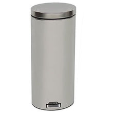 The Novocal pedal bin made of corrosion-resistant chrome steel has a flat, quiet lid and a floor pedal for comfortable, touchless opening. Includes 1 inner bucket.