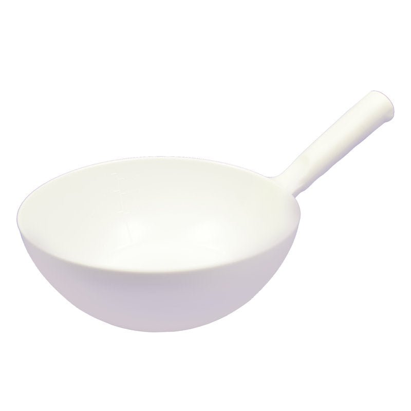 The LADLE ROUND 1.5 L from Haug Bürsten KG (360 x ø220 x 80 mm) is a white, round porcelain bowl with a straight handle, ideal for heating and evaporating liquids in the laboratory.