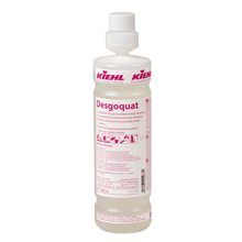 The Kiehl Desgoquat 500 ml funnel bottle empty from Johannes Kiehl KG made of white plastic with pink-black lettering and screw cap is shown standing. The package contains 6 bottles plus 6 foam sprayers and 6 spray caps.