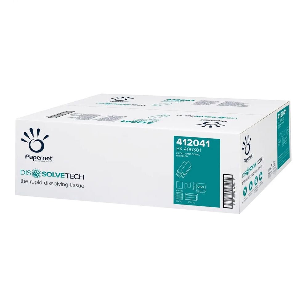 In a white box with the Papernet logo is the fast-dissolving Tissue DisolveTech from Sofidel Germany GmbH, ideal for use in gastronomy. The label shows product details such as "412041" and also an image of the Papernet 1-ply Z-fold tissue packs.