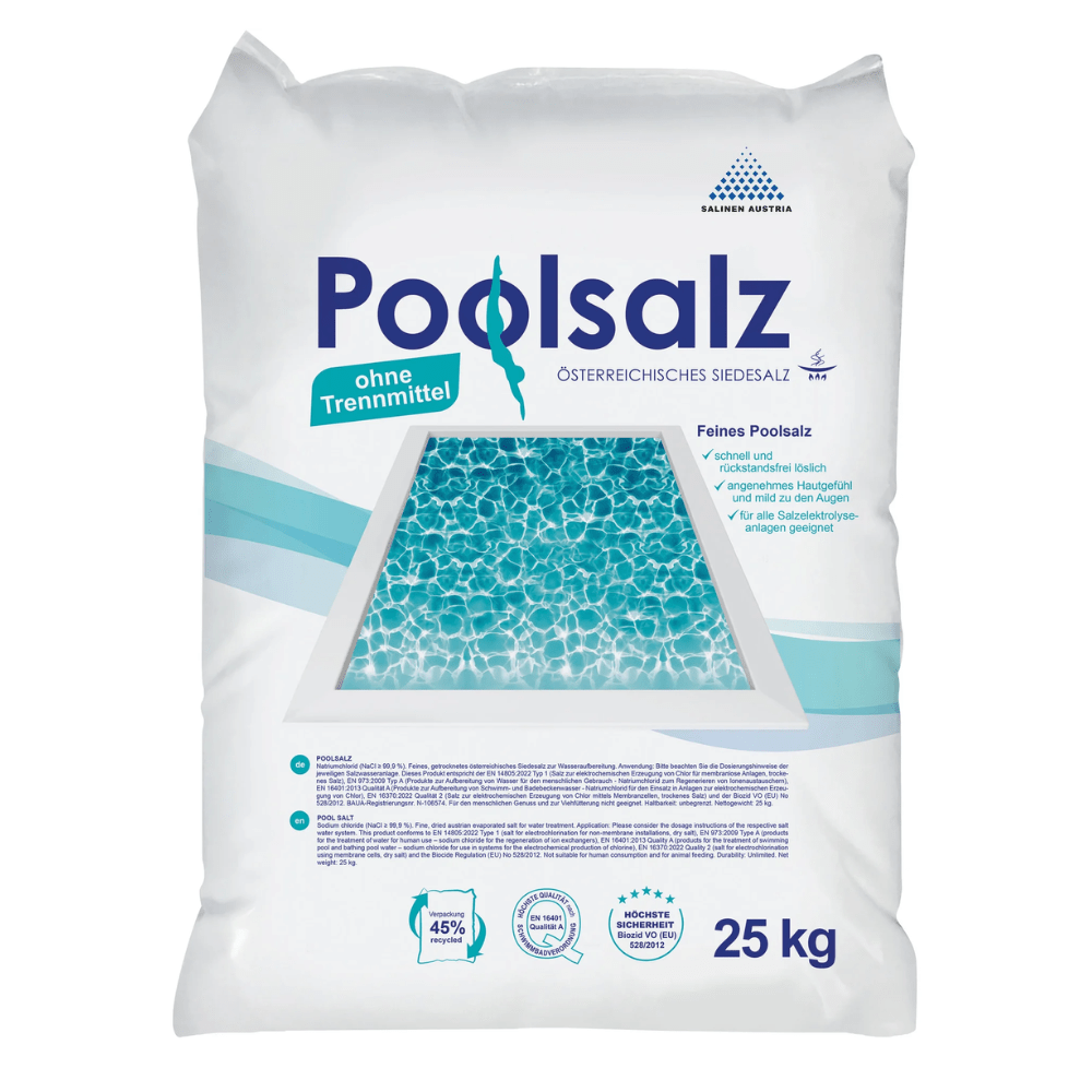 A 25 kg bag of Salinen pool salt, pure evaporated salt without anti-caking agents, labeled "without anti-caking agents" and described as "fine pool salt" from Austria. The product advertises refined pool salt for water.