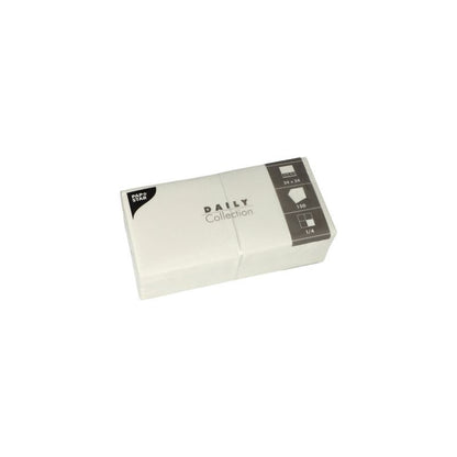 The white PAPSTAR napkin pack "DAILY Collection" is perfect as a table decoration and is marked with symbols indicating the dimensions and quantity: 24 x 24 cm and 50 napkins. A black label with "BEST STAR" is present, and the napkins are neatly arranged in the packaging.