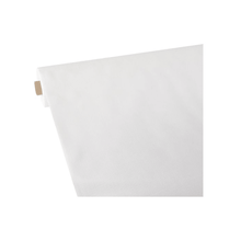 The Starpak fleece tablecloth white “soft selection plus” roll, wrapped in shrink film, with the dimensions 25 x 1.18 meters is partially unrolled, revealing its smooth texture. The edge of the roll is visible on the left side against a completely white background, creating a minimalist appearance.