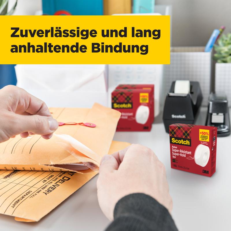 A person seals a brown envelope with 3M Deutschland GmbH Scotch® Super-Hold Secure Tape, 1 roll, 19 mm x 25.4 m. Two boxes of this tape and desk accessories can be seen. Above: "Reliable and long-lasting bond."